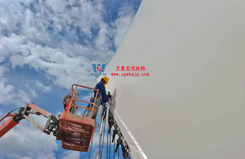 陜西定邊馬蓮灘沙漠公園鋼膜結構工程“奮力快跑”，工程“進度條”刷新了!