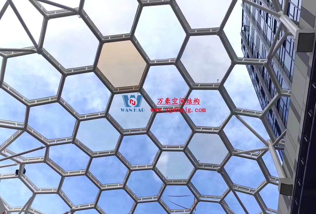 已完工，這個(gè)ETFE氣枕商業(yè)天幕閃亮登場(chǎng)！