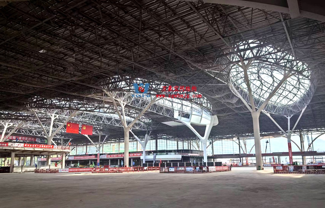 重慶東站站房正在加速建設(shè)，全力繪就項目新篇章