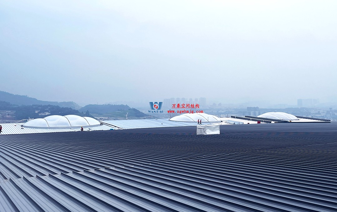提檔提速，ETFE氣枕膜結(jié)構(gòu)天窗正在火熱施工安裝中